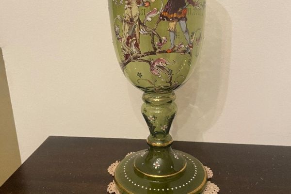 Pokal aus Glas mit Emailarbeiten 19. Jhd. Böhmen