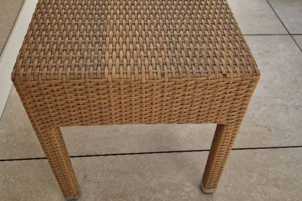Hocker in Rattan