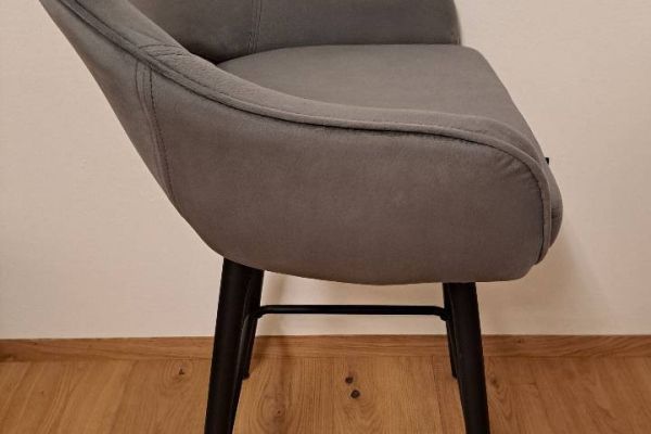 2 moderne Barhocker zu verkaufen