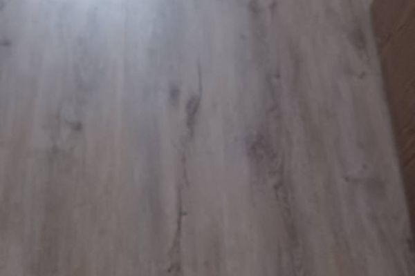 Laminatböden ca 2 Jahre alt zu verkaufen