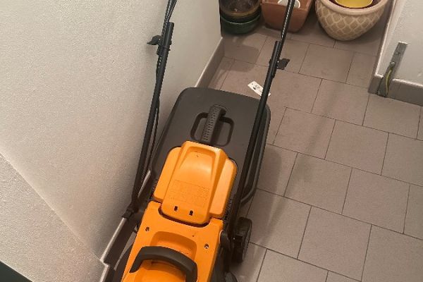 Rasenmäher CASTOR - wie neu - 2x verwendet