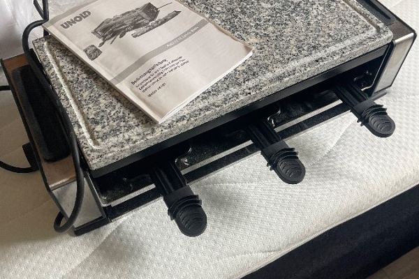 Raklett inkl . Heißen Stein für 8 . Personen