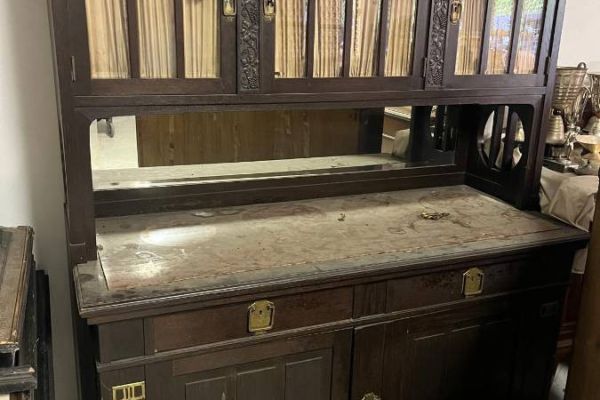Geschirrschrank