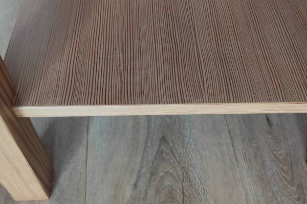 Holztisch Wohnzimmer