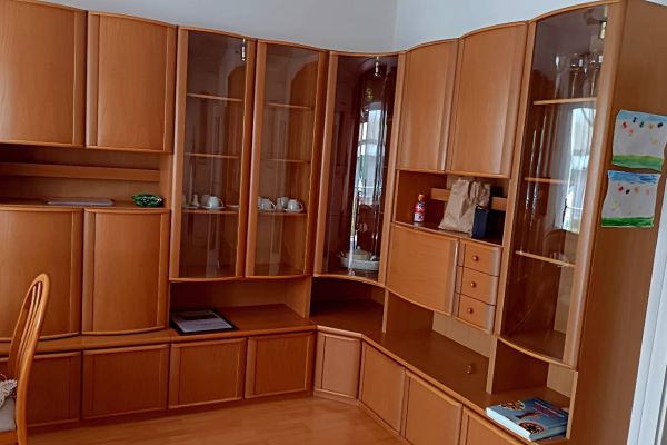Wohnzimmerschrank