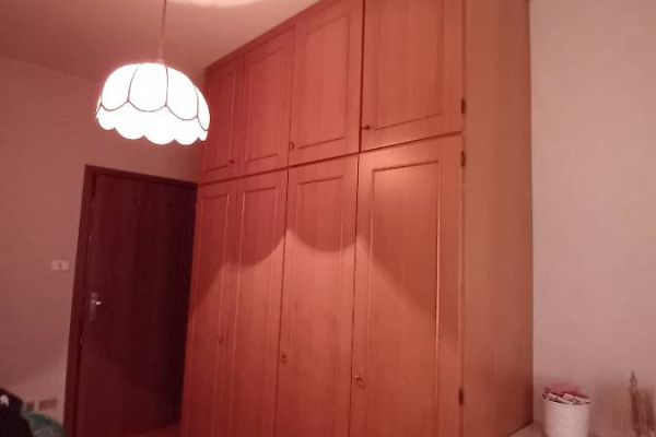 Schrank zu verkaufen