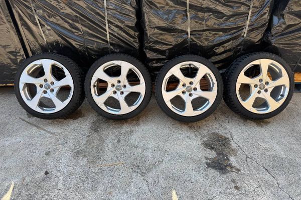 4 Original-Leichtmetallfelgen von Audi mit 18 Zoll Durchmesser