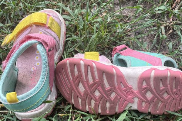 Mädchen Sandalen Gr. 26 gegen freiwillige Spende