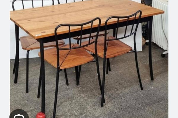 Ikea Tische zu verkaufen