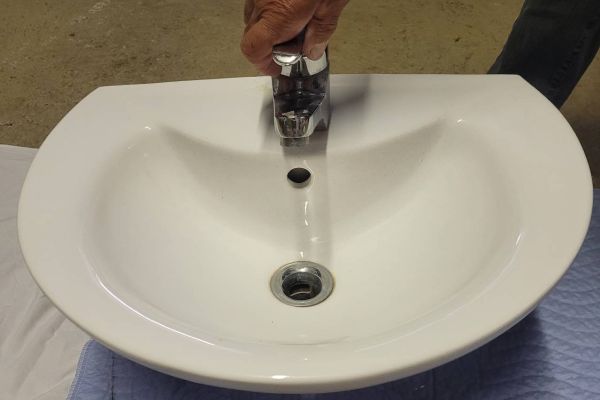 Verschiedene Badmöbel+Sanitärobjekte/Vari elementi+arredo per il bagno