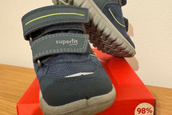 Neue Schuhe Superfit Gr. 22