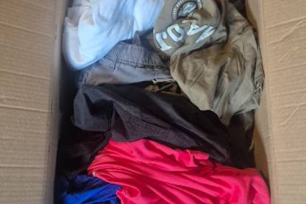 Gemischte Kleidungsstücke mystery box