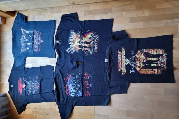 Verkaufe meine Bandshirt-Sammlung