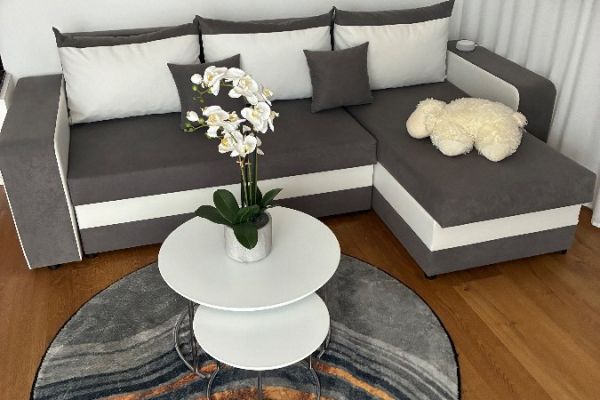Ecksofa mit Stauraum