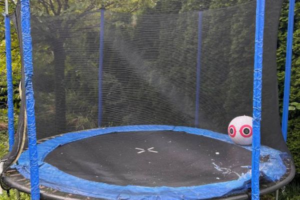 großes Trampolin für den Garten