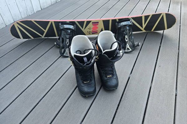 Snowboard mit Bindung und Schuhe Burton