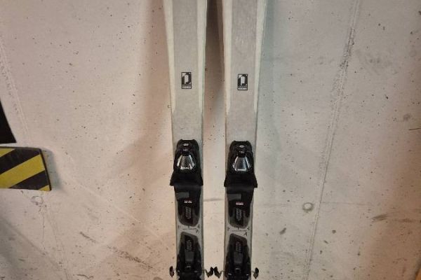 Verkaufe ein paar Ski zwischen 149-180cm