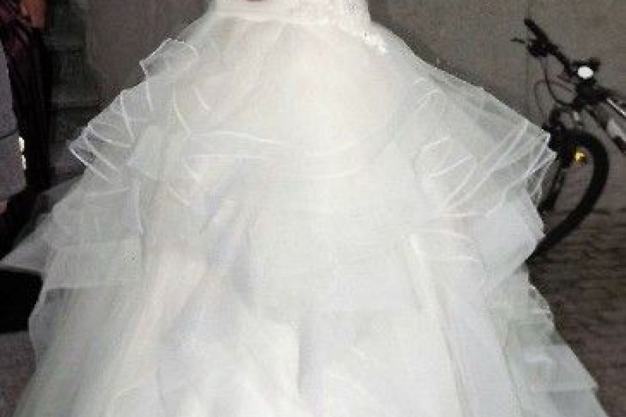 Brautkleid mit Bolero zu verkaufen - Bild 1