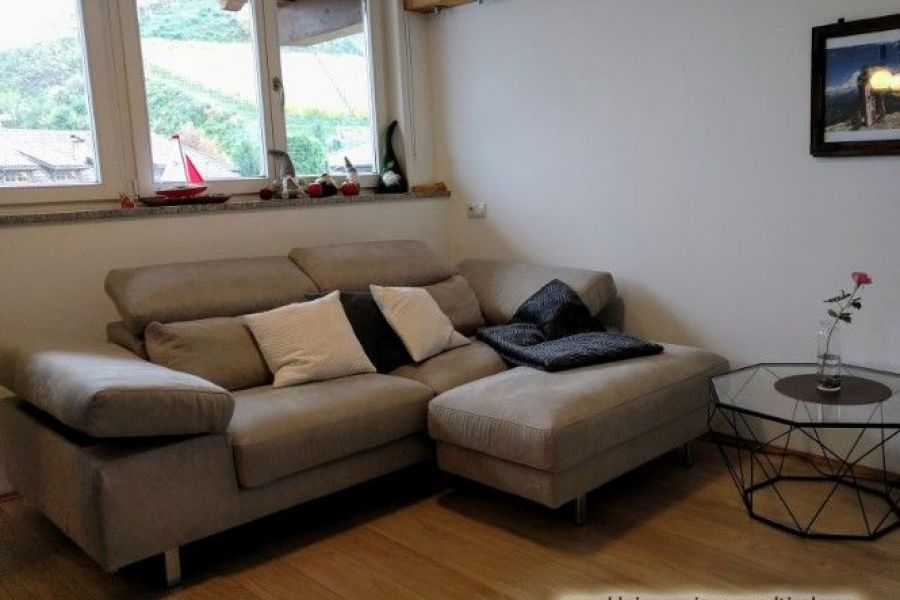 Verkaufe neuwertiges Sofa - Bild 1