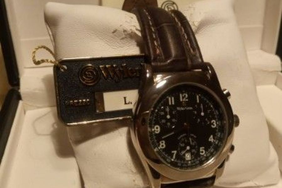 Neuwertige Armbanduhr der Marke Wyler Vetta - Bild 2