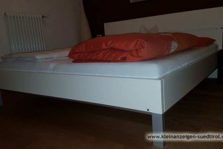 Bett 1,80 x 2,00m zu verkaufen - Bild 1
