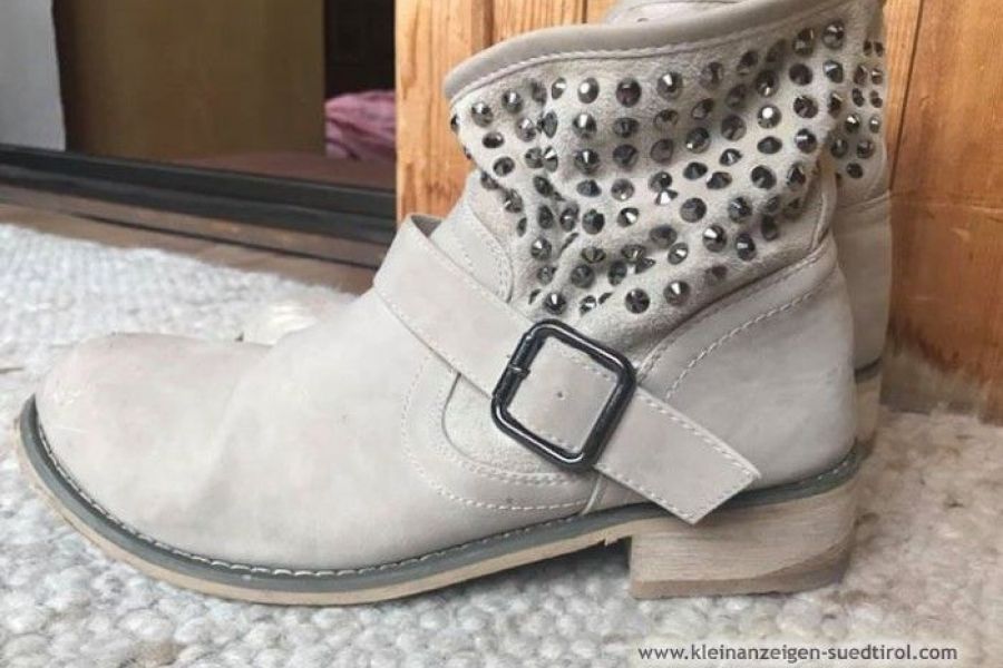 Beige Stiefel mit Nieten - Bild 2