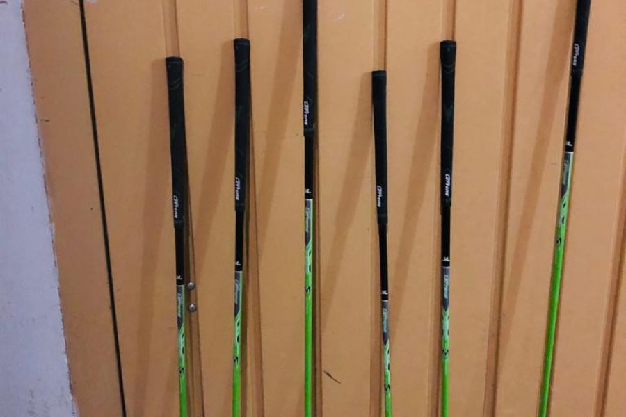 GOLFAUSRÜSTUNG für Kids, neuwertig - Bild 1