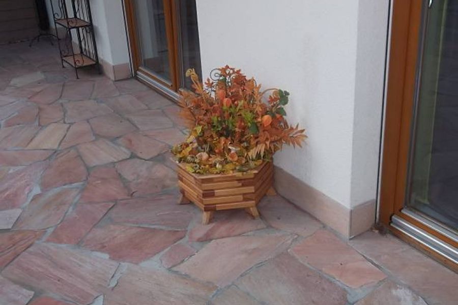 handgefertigter Blumentrog mit Herbstdeko Durchmesser ca. 60 cm - Bild 1