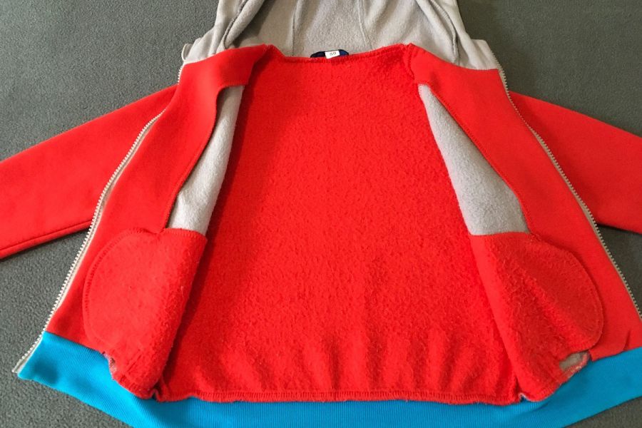 Kapuzen-Sweatjacke und Hose - Bild 4