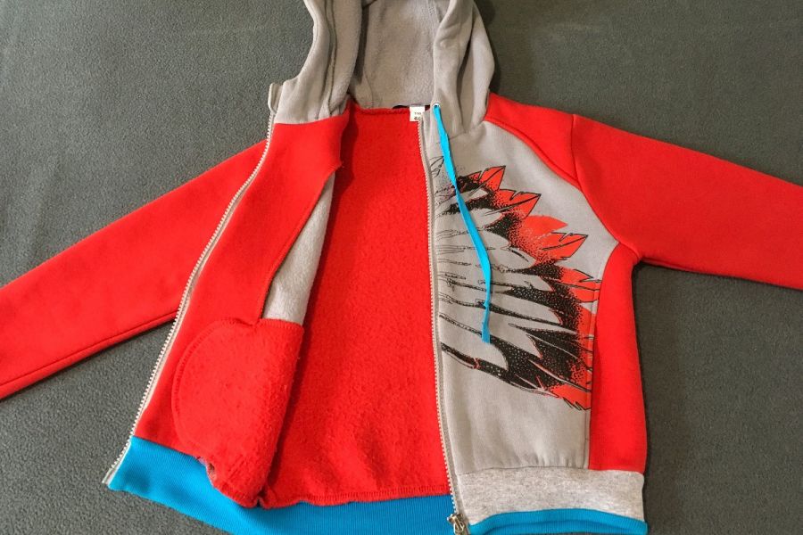 Kapuzen-Sweatjacke und Hose - Bild 5