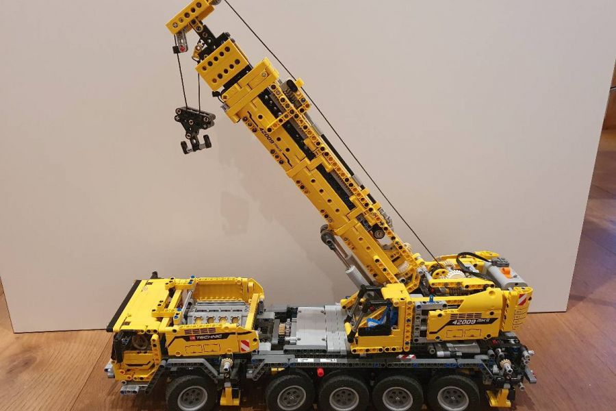 Lego Technic, mobiler Schwerlastkran, Model 42009 - Bild 1