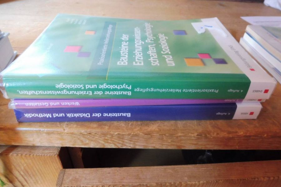 Schulbücher für Altenpflege - Bild 1