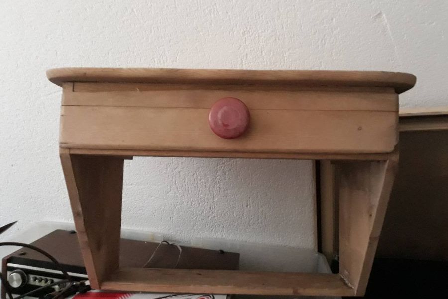 Aufhängekastl für Stube aus Holz - Bild 1