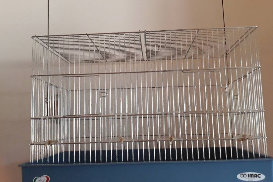 2 neuwertige Vogelkäfige mit Zubehör zu verkaufen - Bild 2