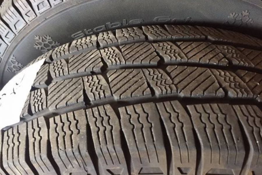 Winterreifen  225/70 R15C 112/110R - Bild 1