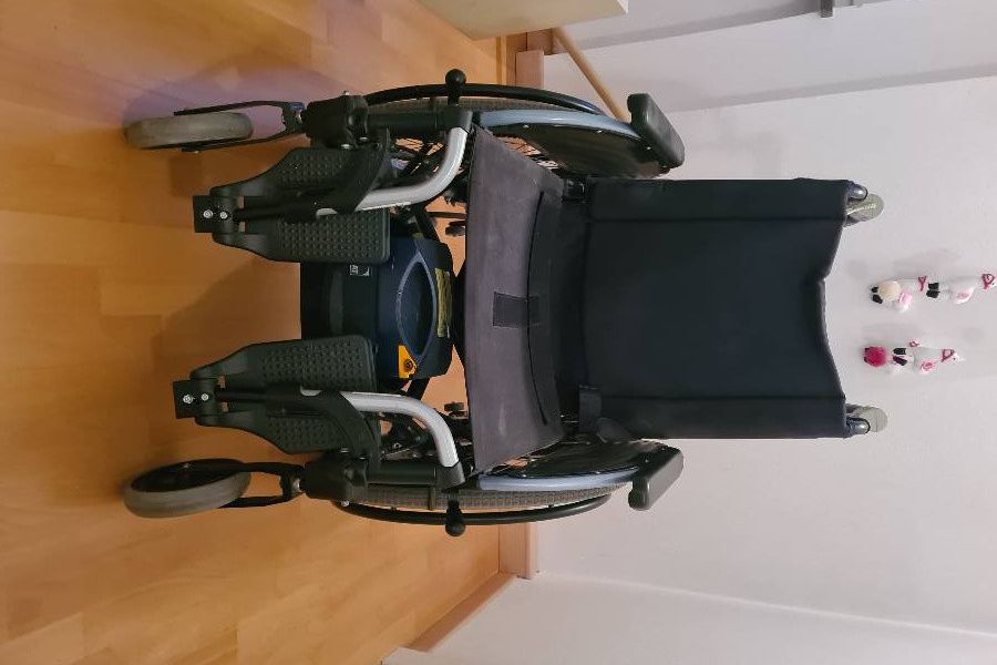 Elektrischer Rollstuhl - Bild 2