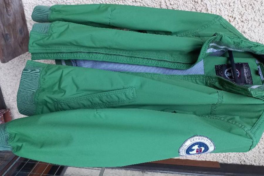 Gut erhaltene Jacke größe L zuverkaufen - Bild 2