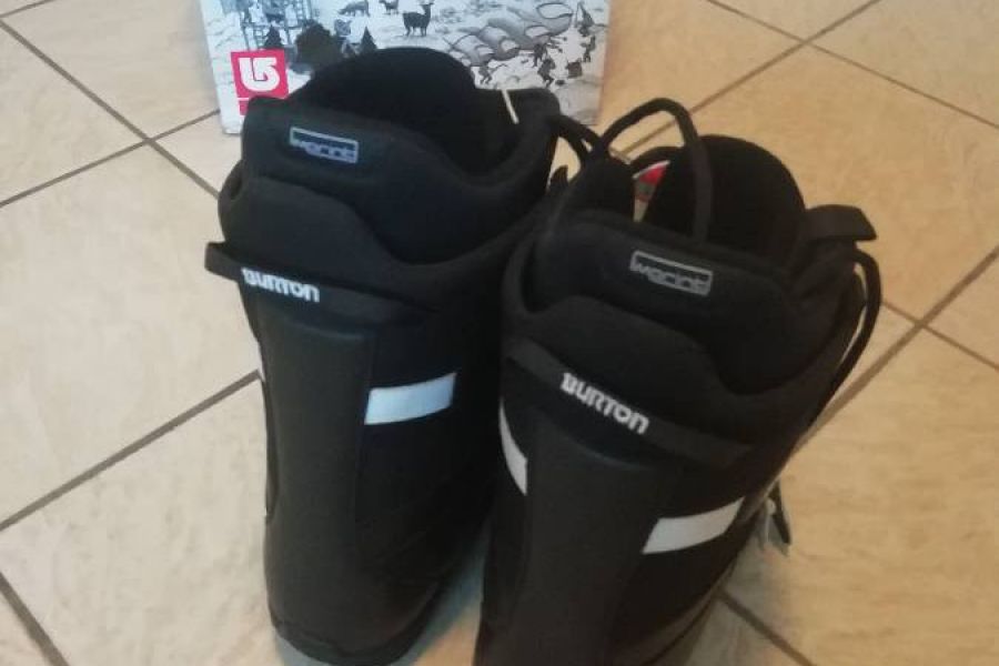 Snowboardschuhe schwarz + Helm und Brille - Bild 5