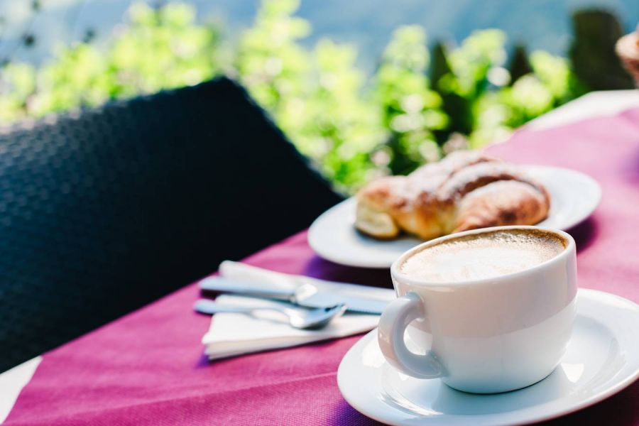 Wir suchen Bedienung in Vollzeit oder Teilzeit für Abendservice - Bild 2