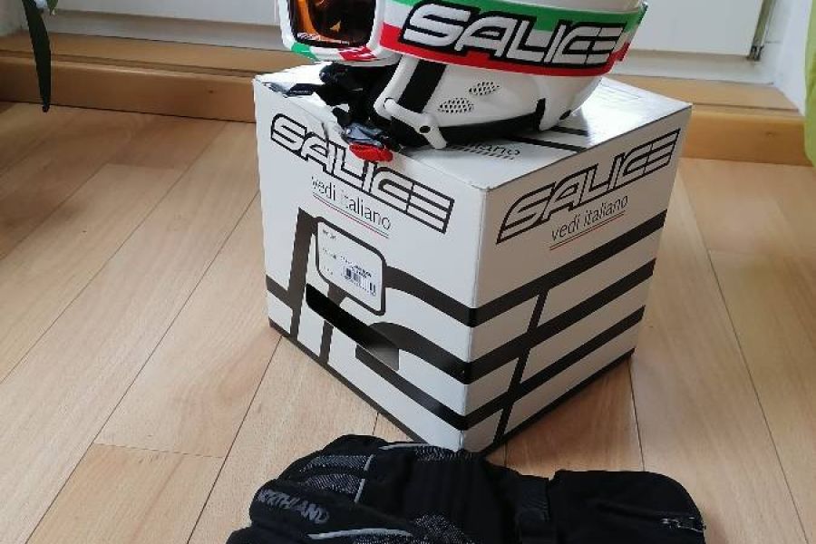 Skihelm u Handschuhe - Bild 1