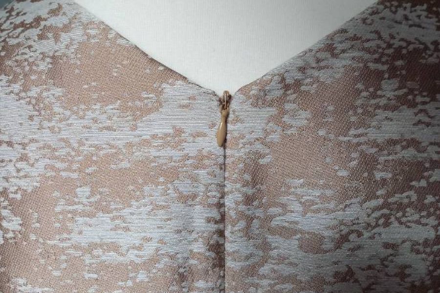 ESPRIT Cocktailkleid gold Gr: M / DE 40 / IT 44 - WIE NEU - Bild 4