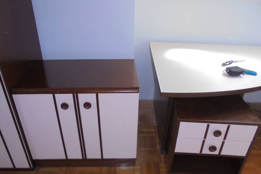 Möbel für Büro sehr günstig zu verkaufen - Bild 1