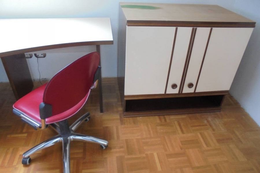 Möbel für Büro sehr günstig zu verkaufen - Bild 3