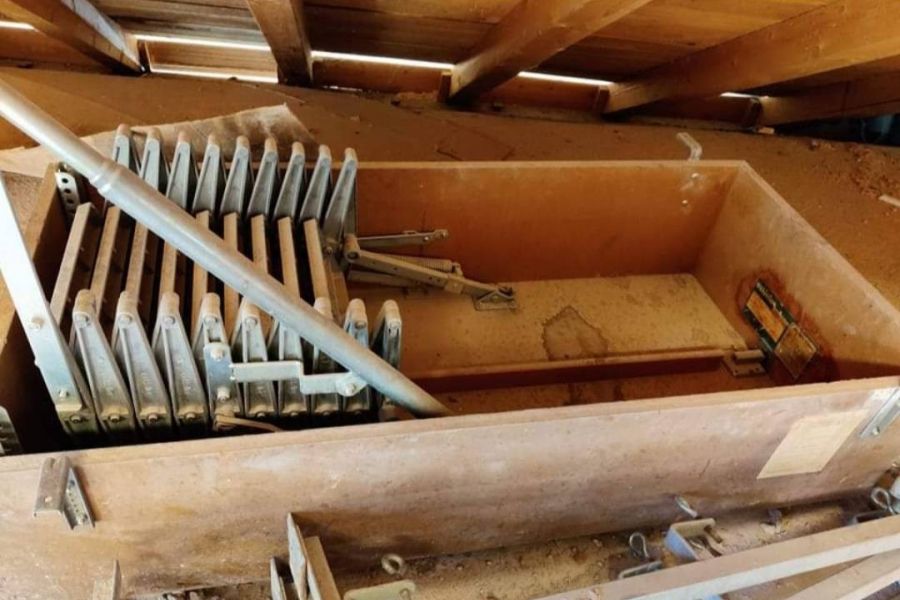 Scherenfalt-Treppe - Bild 1