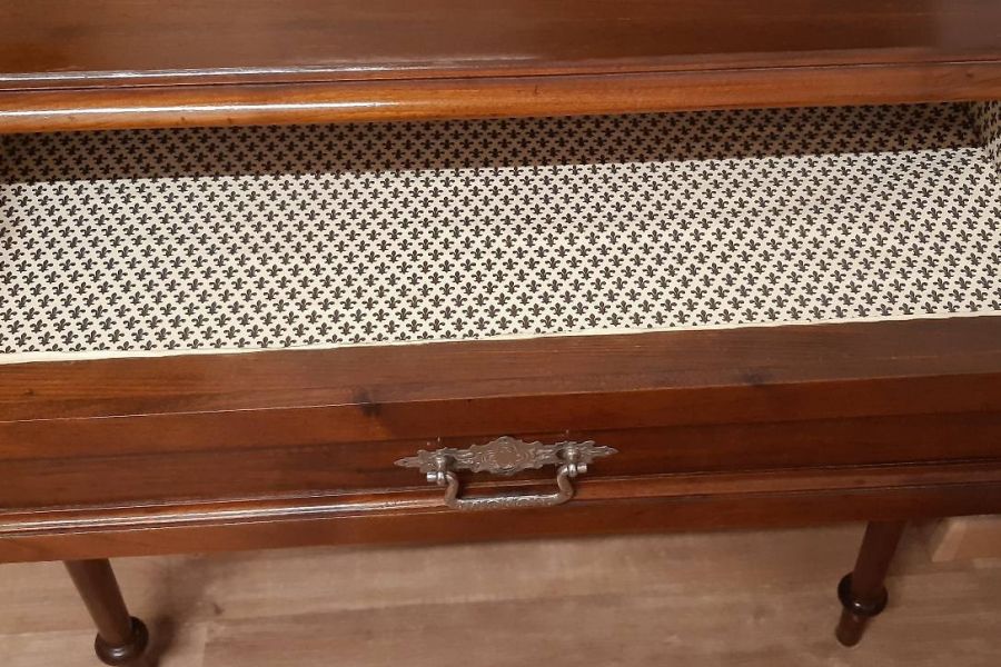 Tisch aus Holz - Bild 2