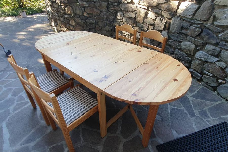 Eßtisch aus Holz mit 6 Stühlen - Bild 3