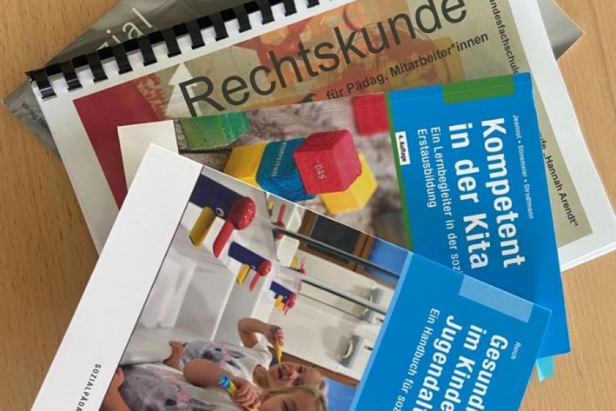 Schulbücher - Bild 1