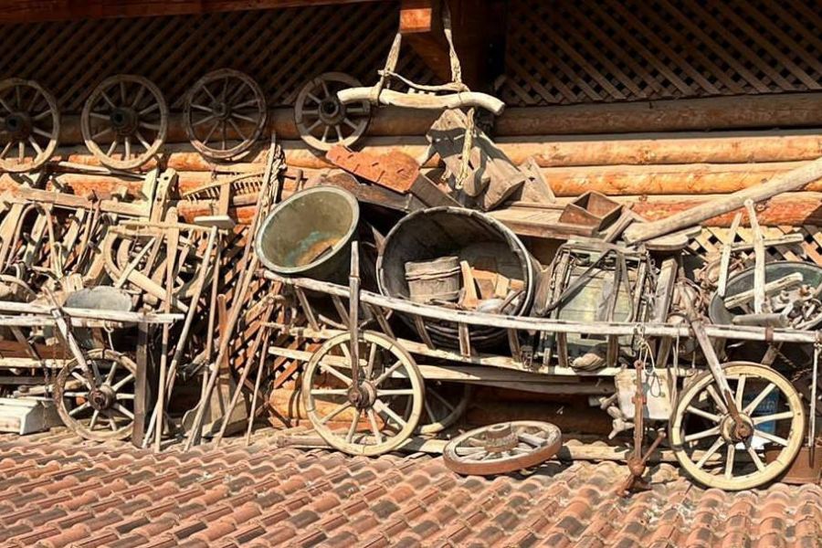 Sammlung an antiken Geräten und Werkzeugen zu verkaufen - Bild 2