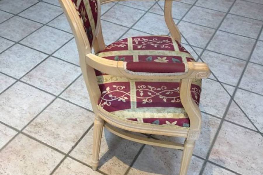 Stühle in verschiedenen Ausführungen - Bild 2