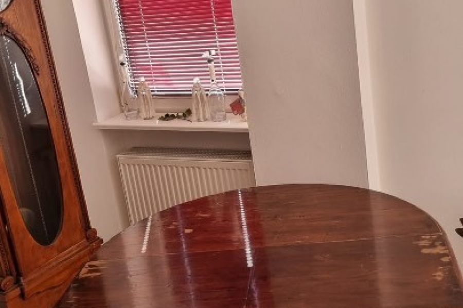Tisch aus Massivholz mit ausziehfunktion - Bild 1